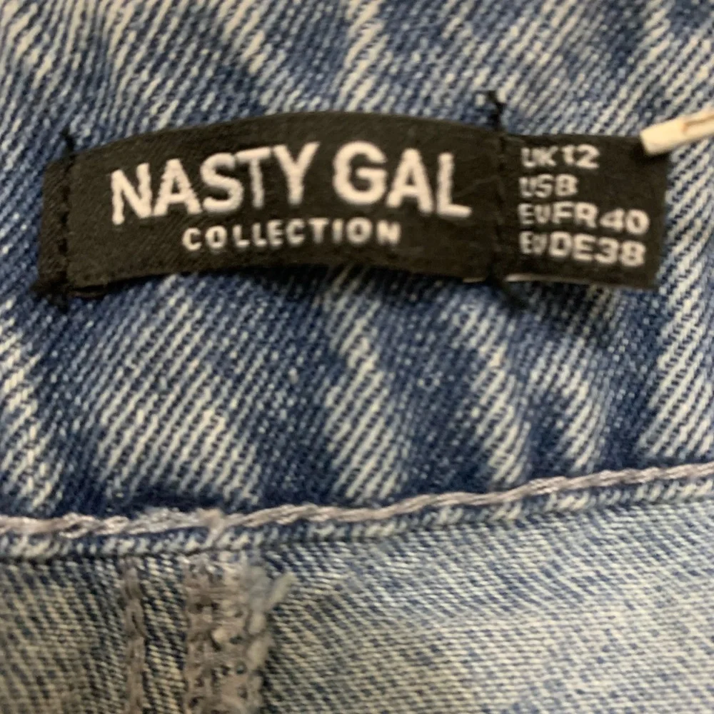 Nasty Gal Womens Collection Blue Jeans Size 8 Bell Bottom Jeans - Picture 3 of 3